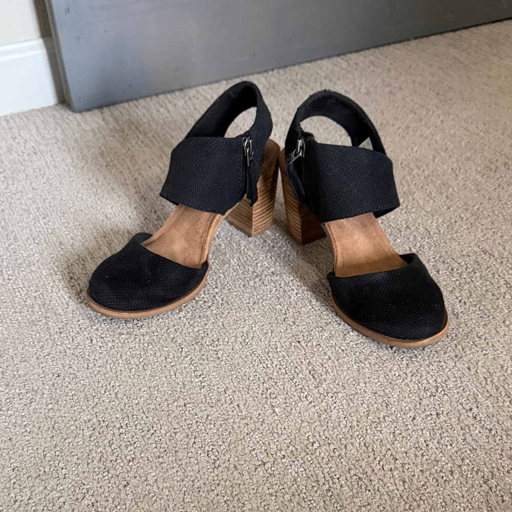 Toms Black Chunky Heel Sandals